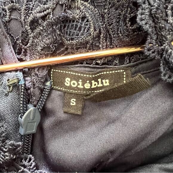 Soieblu Navy Blue Lace Sleeveless Sheath Dress - Picture 5 of 6